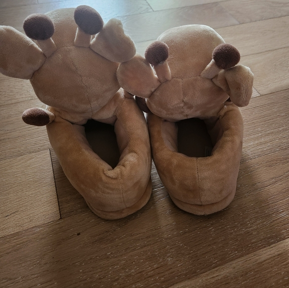 UNBRANDED | Adorable giraffe slippers - Picture 2 of 6